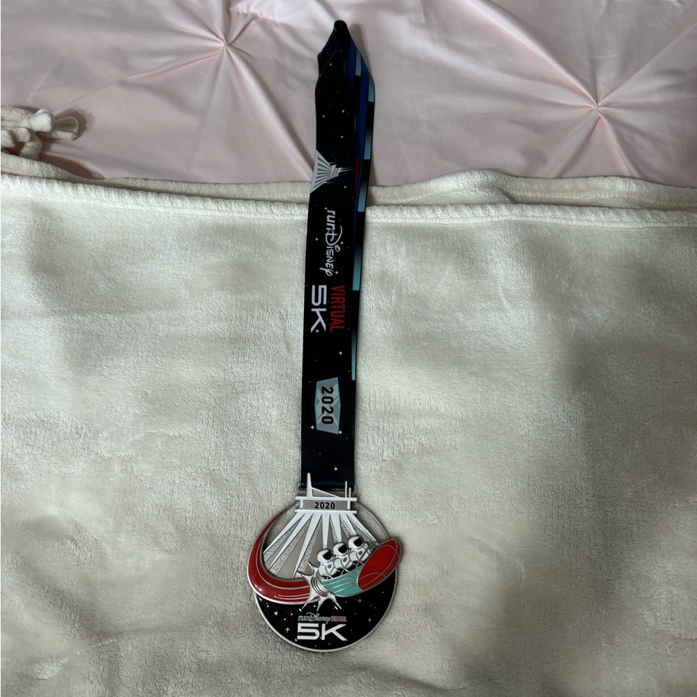rundisney 2020 virtual 5k challenge space mountain medal - Picture 6 of 8